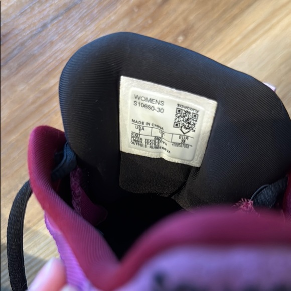 Saucony Athletic Running Shoes - Picture 7 of 7